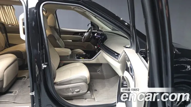 Kia Carnival — фото 11