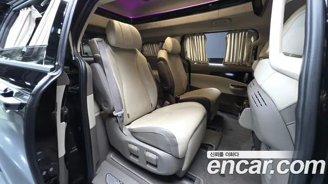 Kia Carnival — фото 12