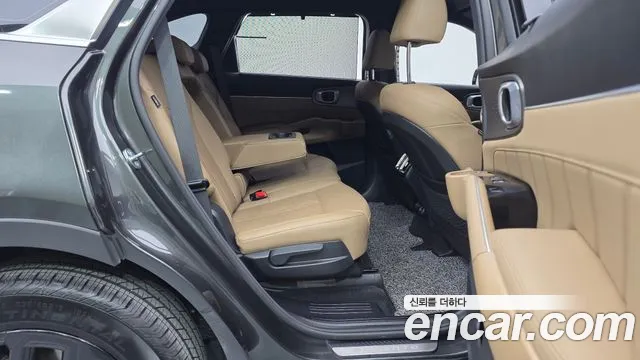 Kia Sorento — фото 12