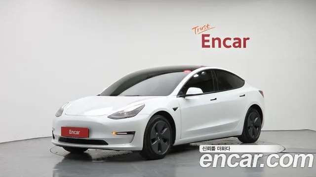 Tesla Model 3 — фото 1