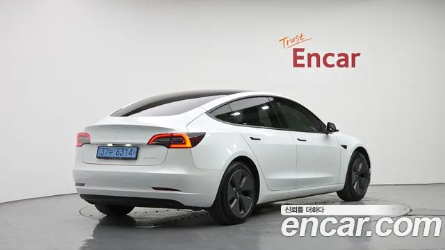 Tesla Model 3 — фото 2