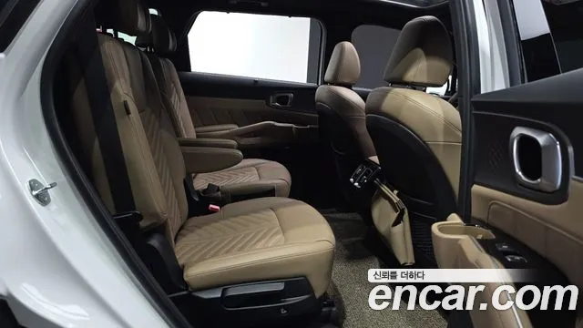 Kia Sorento — фото 11
