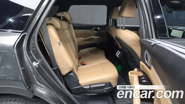Kia Sorento — фото 10