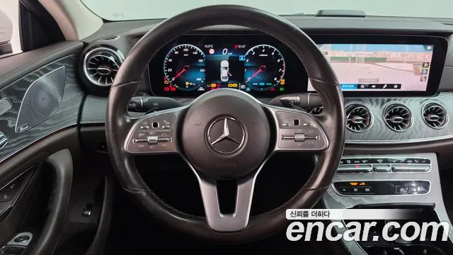 Mercedes-Benz CLS-Class — фото 13