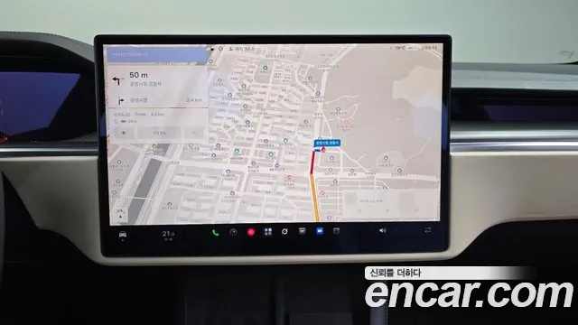 Tesla Model X — фото 13