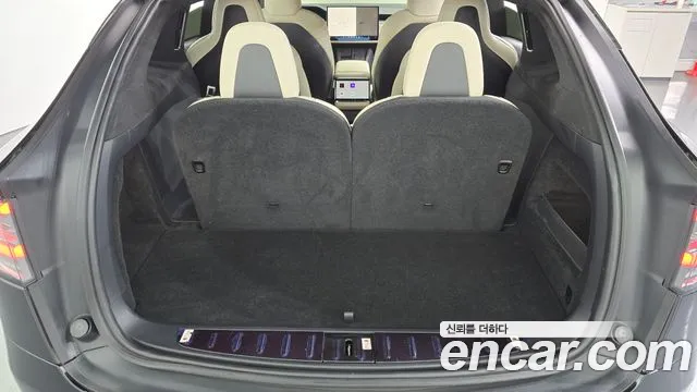 Tesla Model X — фото 16