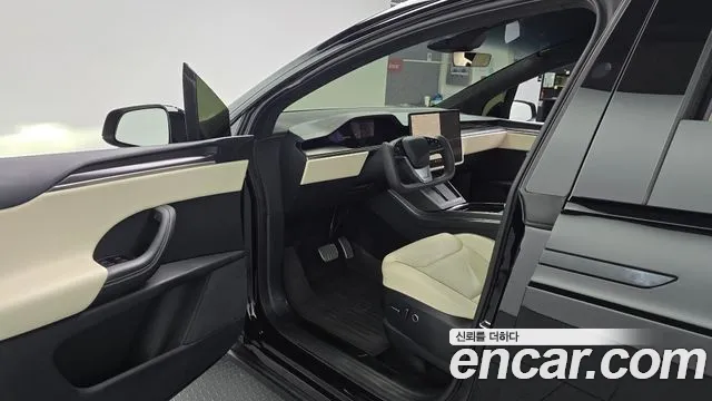 Tesla Model X — фото 10