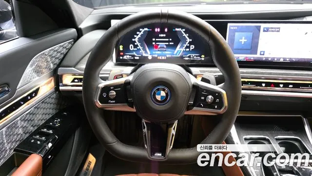 BMW 7-Series — фото 11