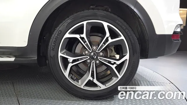 Kia Sportage — фото 21