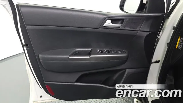 Kia Sportage — фото 24
