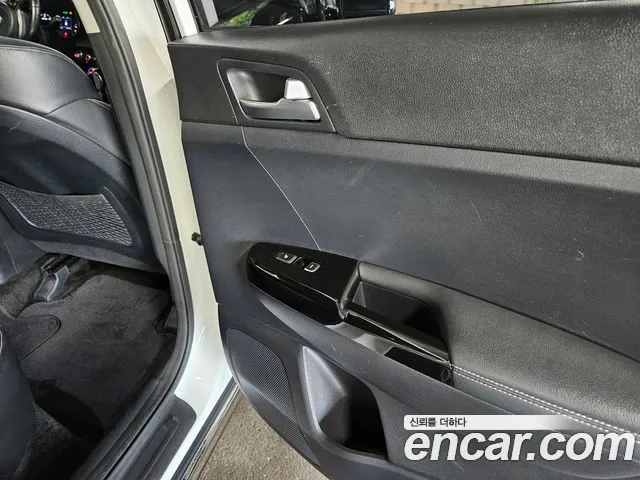 Kia Sportage — фото 15