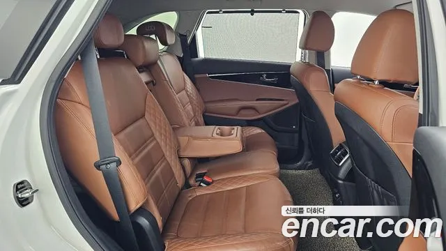 Kia Sorento — фото 12