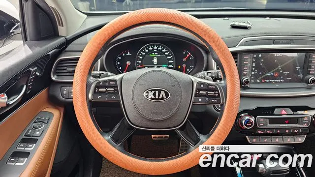Kia Sorento — фото 13