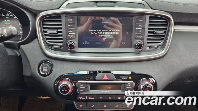 Kia Sorento — фото 14