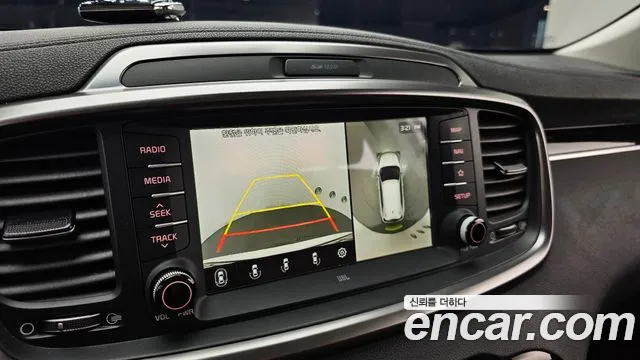 Kia Sorento — фото 15