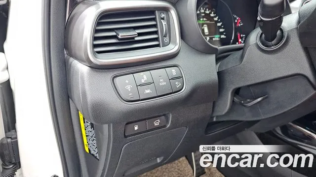 Kia Sorento — фото 17