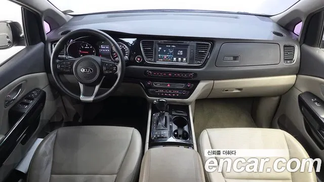 Kia Carnival — фото 7