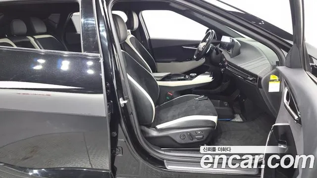 Kia EV6 — фото 26