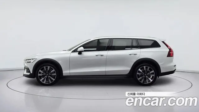 Volvo V60 — фото 4
