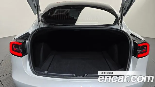 Tesla Model 3 — фото 17