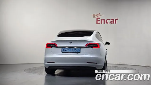 Tesla Model 3 — фото 4