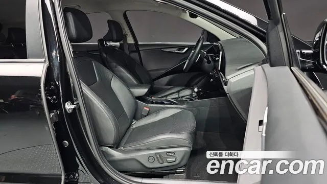 Kia Niro — фото 26