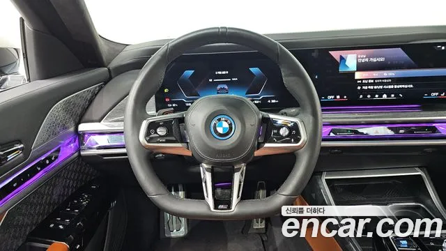 BMW i7 — фото 13