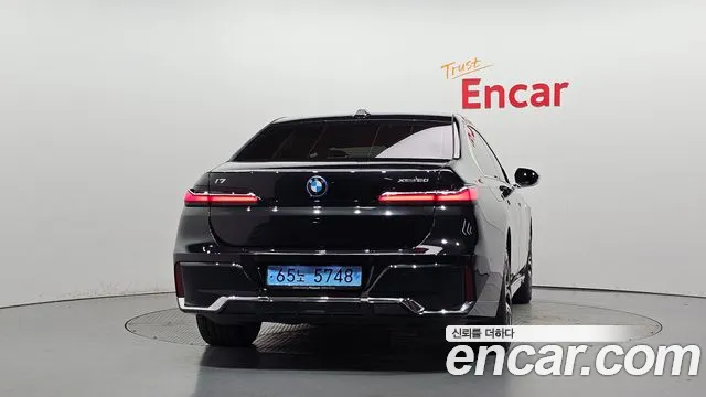 BMW i7 — фото 4