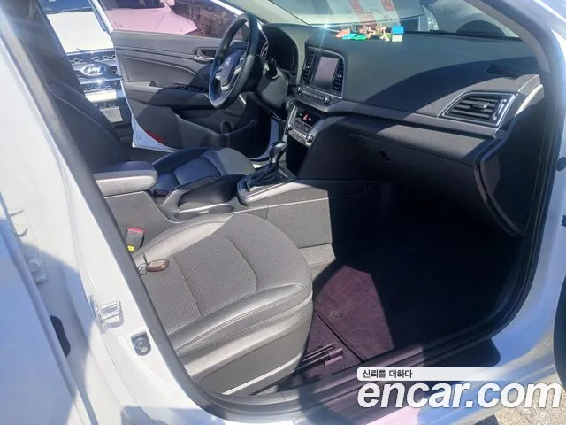 Hyundai Avante — фото 13