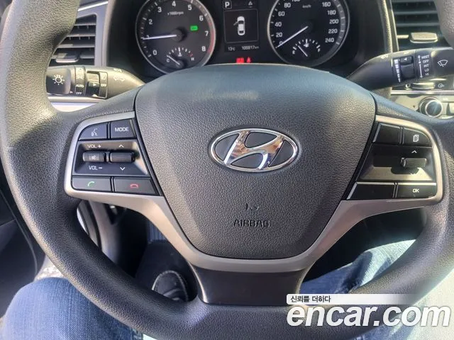 Hyundai Avante — фото 16