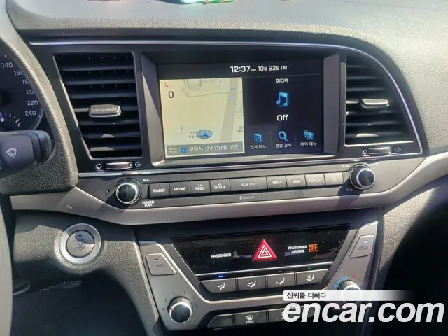 Hyundai Avante — фото 17