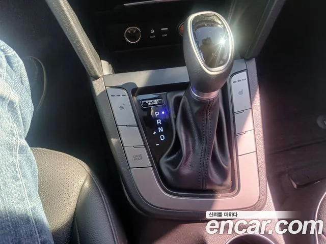 Hyundai Avante — фото 18