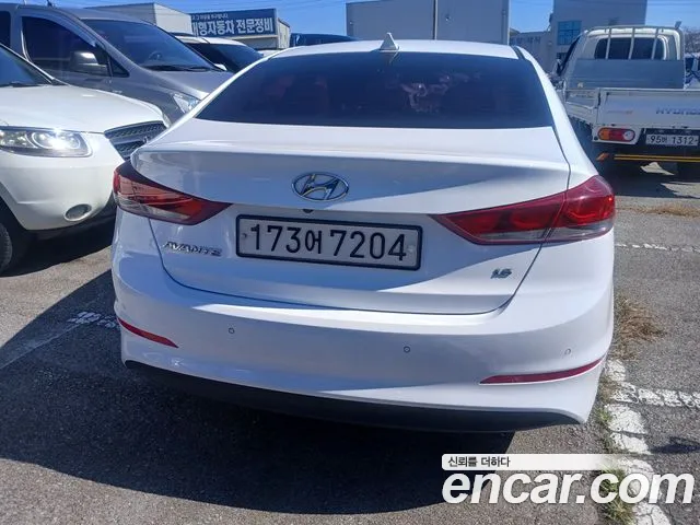 Hyundai Avante — фото 5