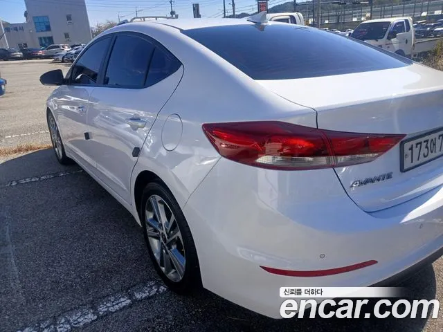 Hyundai Avante — фото 7
