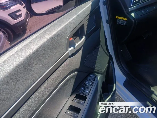 Hyundai Avante — фото 10