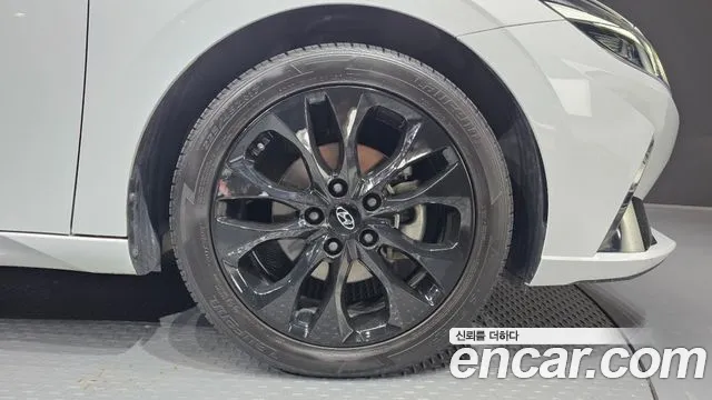 Hyundai Avante — фото 21