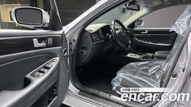 Hyundai Genesis — фото 10