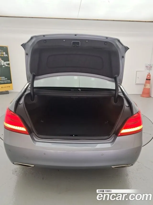 Hyundai Equus — фото 12