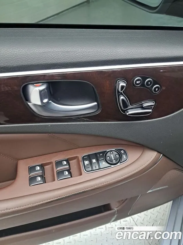 Hyundai Equus — фото 13