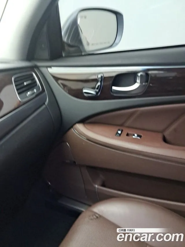 Hyundai Equus — фото 15
