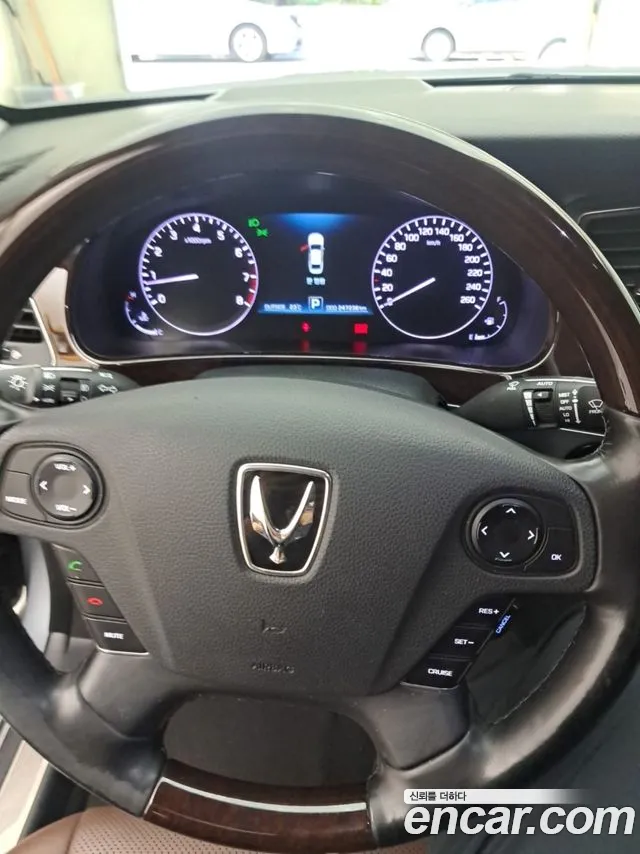 Hyundai Equus — фото 16