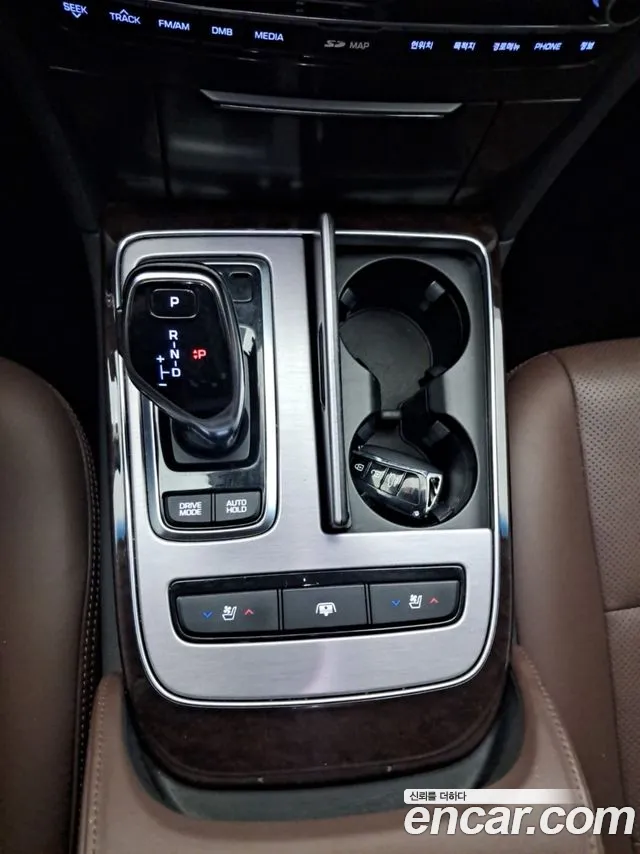 Hyundai Equus — фото 9