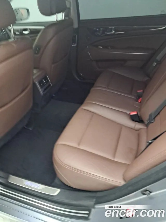 Hyundai Equus — фото 10