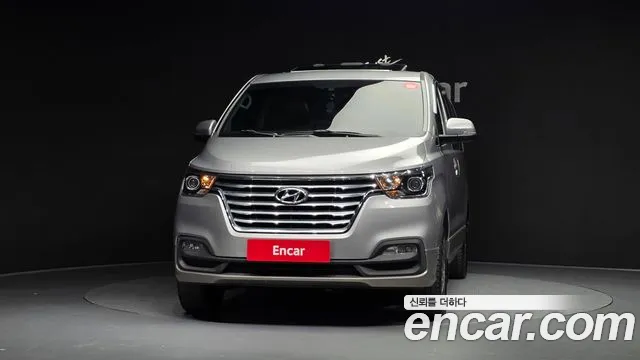 Hyundai Starex — фото 3