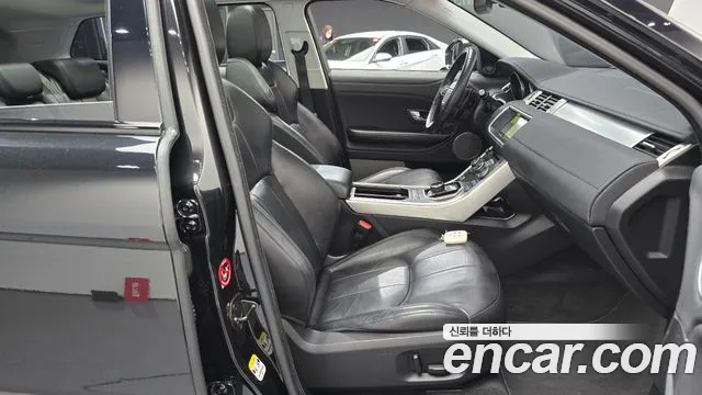 Land Rover Range Rover Evoque — фото 11