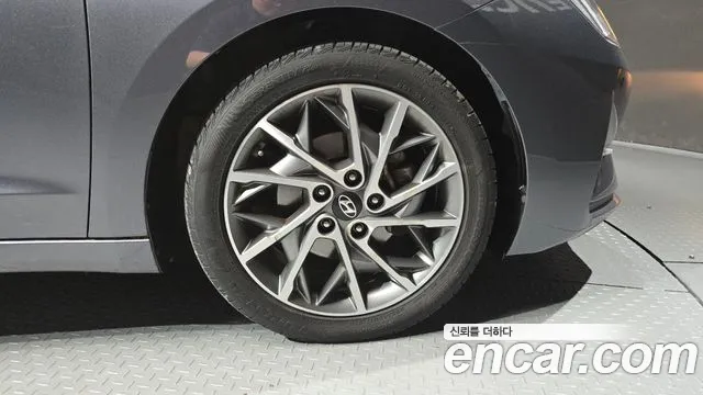 Hyundai Avante — фото 21