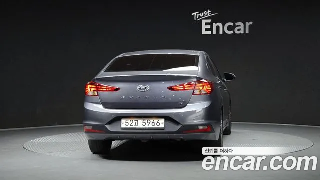Hyundai Avante — фото 3