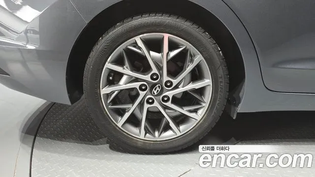 Hyundai Avante — фото 4