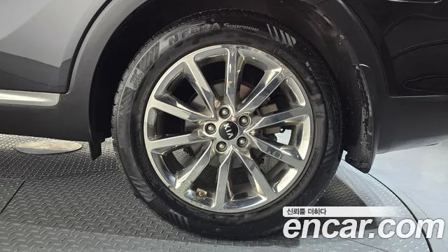 Kia Sorento — фото 21