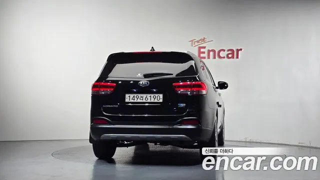 Kia Sorento — фото 4